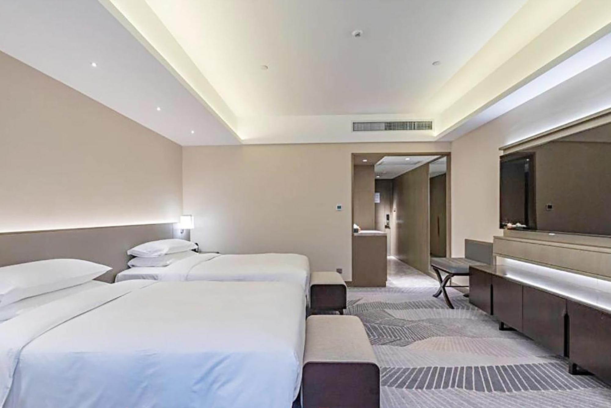 Hyatt Regency Metropolitan Chongqing Hotel Exterior photo