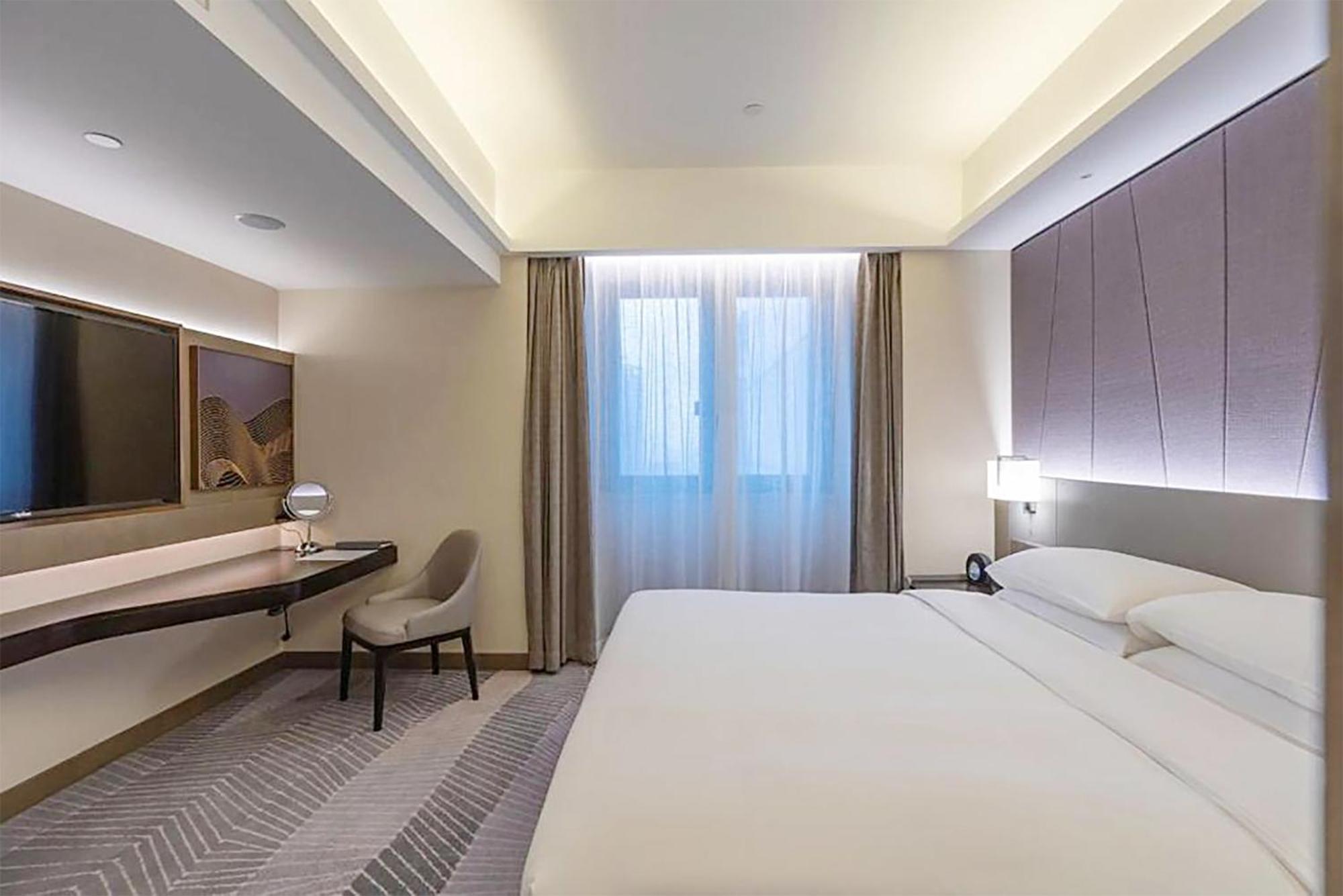 Hyatt Regency Metropolitan Chongqing Hotel Exterior photo